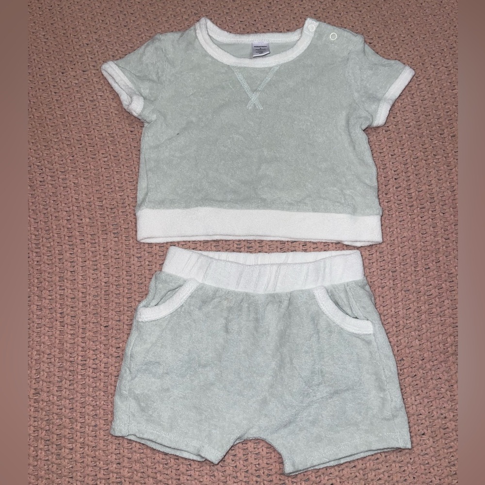 Green and white terry cloth set